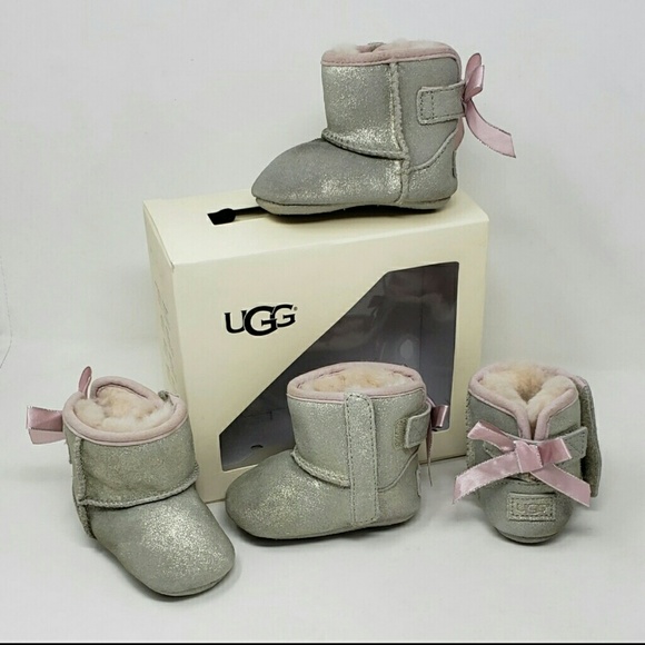 🎀UGG Jesse Bow Metalic Bootie - Picture 2 of 7